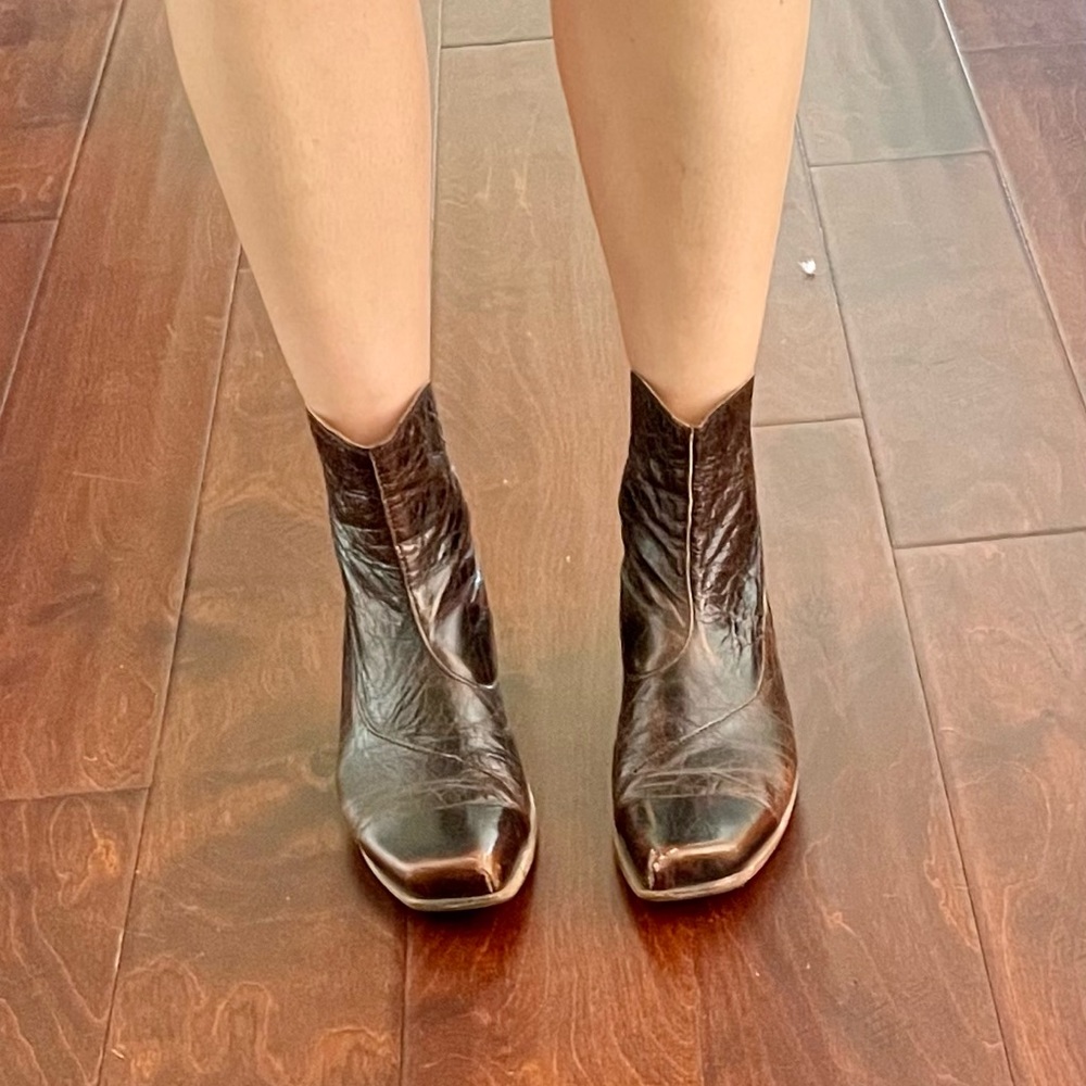 Cydwoq size 37 ankle boots.